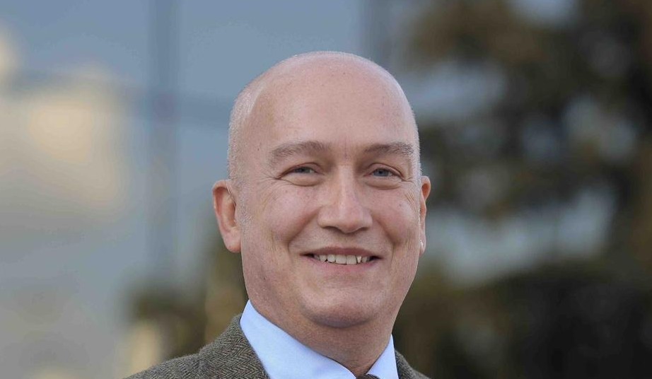 Professor Semih Keskil