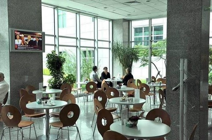TOBB ETÜ Hospital interior